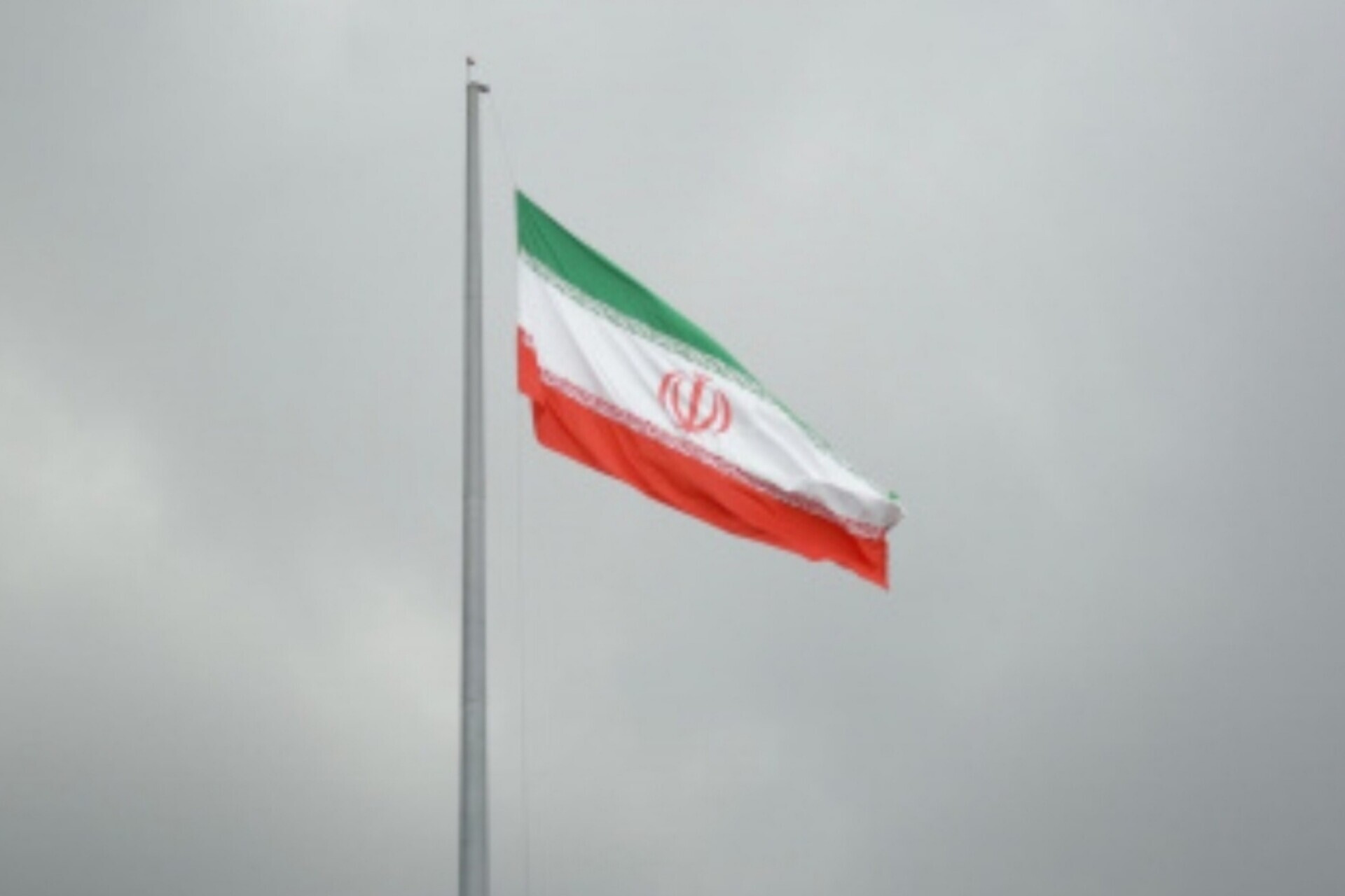 «همه با هم زیر یک پرچم»