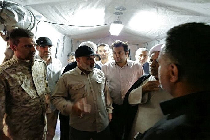 بازدید فرمانده قرارگاه حمزه سیدالشهدا (ع) از خدمات درمانی مرز باشماق + عکس