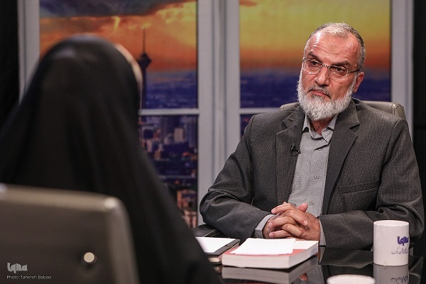 فهم عالمانه از تاریخ کربلا؛ در ساحت تقابل چهرهها و صحنهها + فیلم فهم عالمانه از تاریخ کربلا؛ در ساحت تقابل چهرهها و صحنهها + فیلم