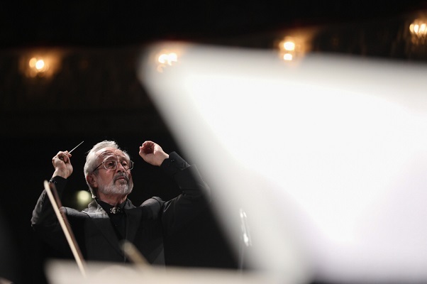 ارسالی/// سازهای ارکستر ملی ایران در رثای حضرت ثارالله(ع) به صف شدند+فیلم