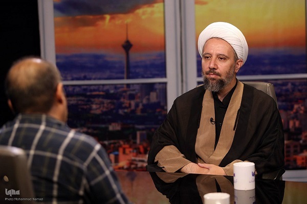 سرچشمه ققنوس اتحاد و عزت ایرانی در نهضت حسینی است + فیلم سرچشمه ققنوس اتحاد و عزت ایرانی در نهضت حسینی است + فیلم