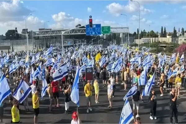 از حمله موشکی یمن به سرزمینهای اشغالی تا تظاهرات گسترده معترضان علیه نتانیاهو از حمله موشکی یمن به سرزمینهای اشغالی تا تظاهرات گسترده معترضان علیه نتانیاهو