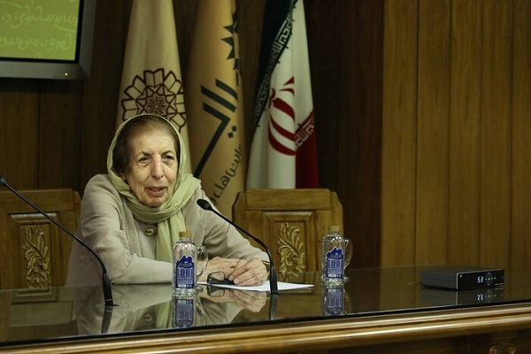 ارسالی/// زبان فارسی از عناصر اتحاد و یگانگی ایرانیان است