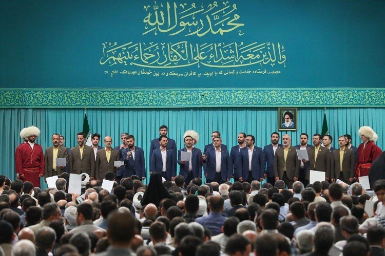 مراسم گرامیداشت میلاد پیامبر اکرم(ص) و امام صادق(ع) در حسینیه امام خمینی(ره) مراسم گرامیداشت میلاد پیامبر اکرم(ص) و امام صادق(ع) در حسینیه امام خمینی(ره)