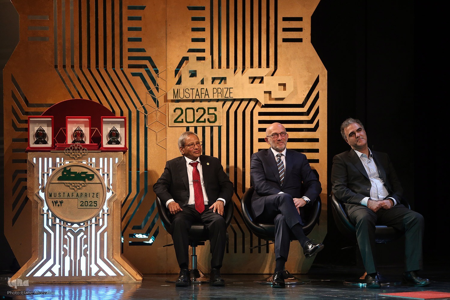 ایکنا؛ چراغ فروزان ترویج معارف قرآنی در دل جامعه ایکنا؛ چراغ فروزان ترویج معارف قرآنی در دل جامعه