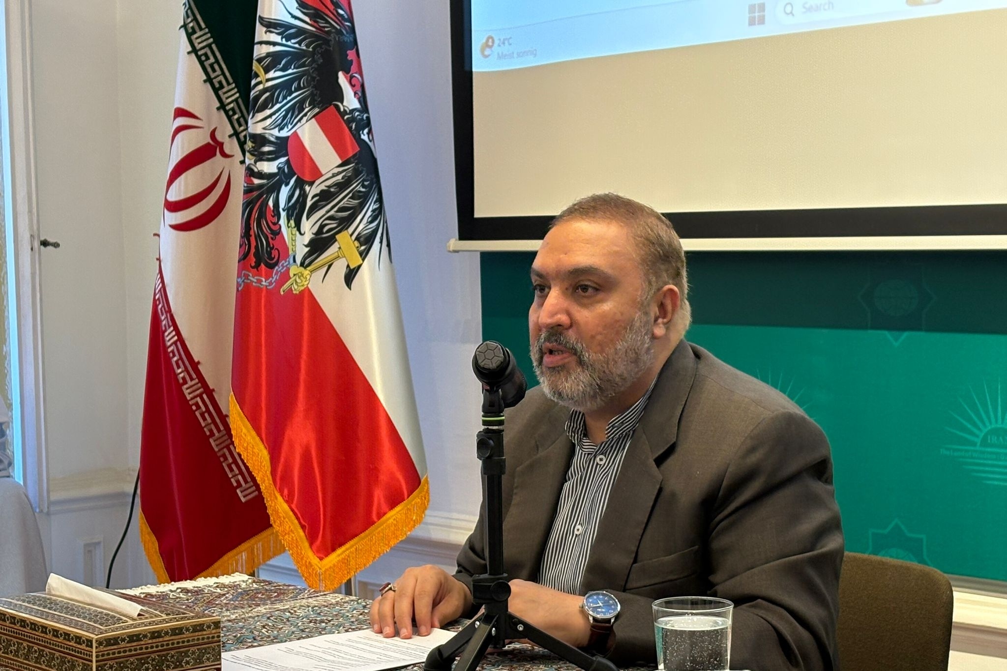 تشریح 10 ویژگی کلیدی اسلام میانهرو در نشست سینمایی اتریش تشریح 10 ویژگی کلیدی اسلام میانهرو در نشست سینمایی اتریش