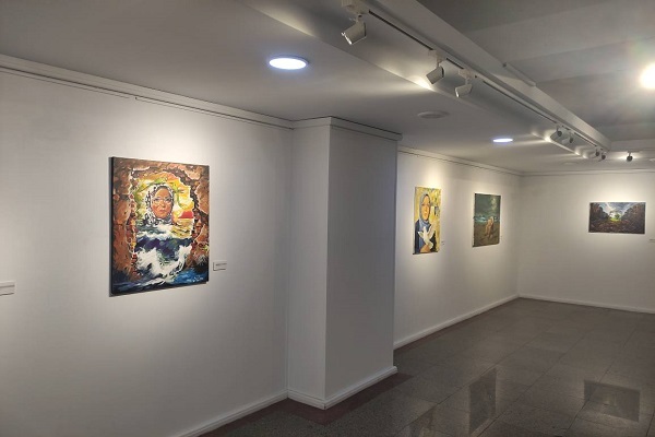 در حال تکمیل / نمایشگاه «هنر در برابر جنگ» پیام همبستگی و مقاومت هنرمندان عراقی را به ایران آورد