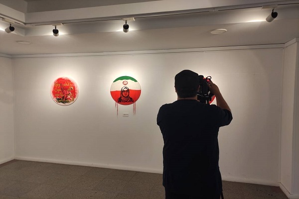 در حال تکمیل / نمایشگاه «هنر در برابر جنگ» پیام همبستگی و مقاومت هنرمندان عراقی را به ایران آورد