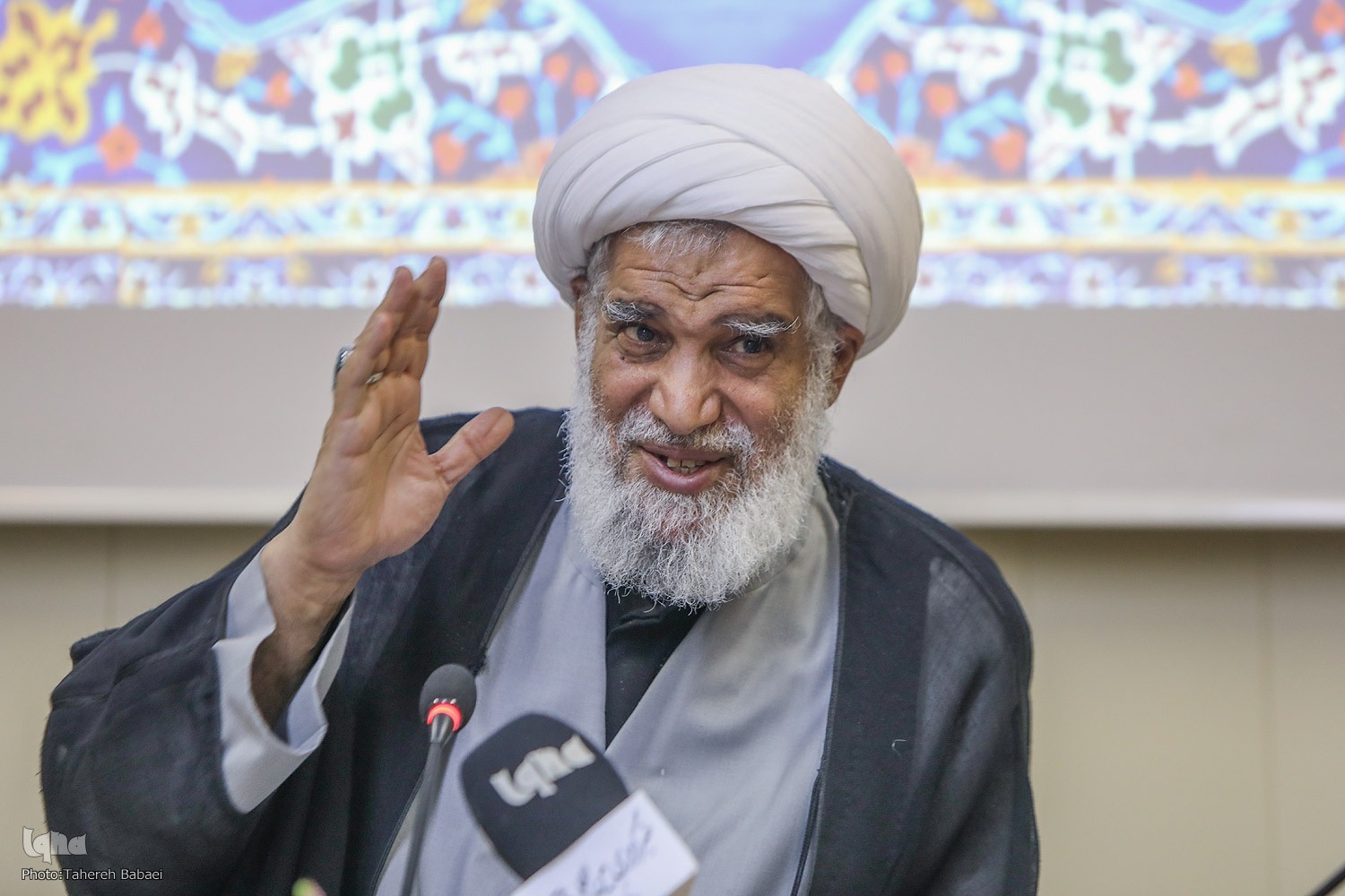 اقتدار و تمدن اسلامی در پرهیز از افراط و تفریط از ولی فقیه/ هم‌قدمی با ولی فقیه امت را به قله‌های عزت، اقتدار و تمدن اسلامی می‌رساند