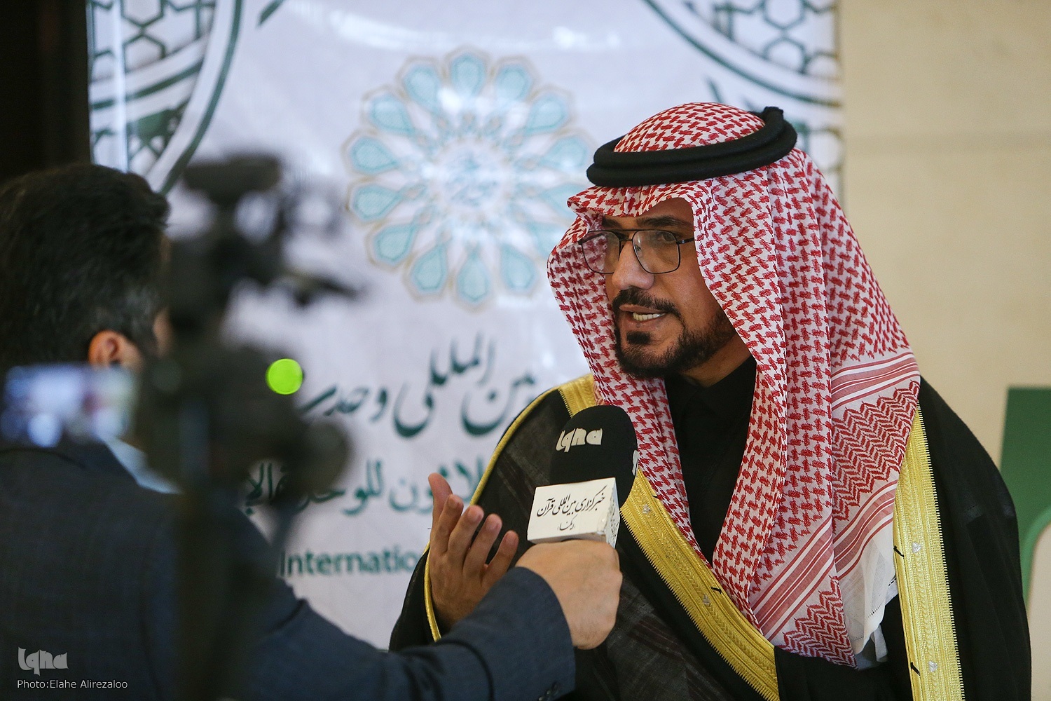 رئیس اتحادیه قبائل و عشایر عربی: باید سیره نبوی را در جامعه خود عملیاتی کنیم/ خانم بصیری رئیس اتحادیه قبائل و عشایر عربی: باید سیره نبوی را در جامعه خود عملیاتی کنیم/ خانم بصیری