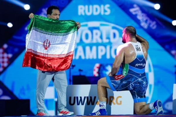 پیام تبریک رهبری به مناسبت قهرمانی تیم ملی کشتی آزاد