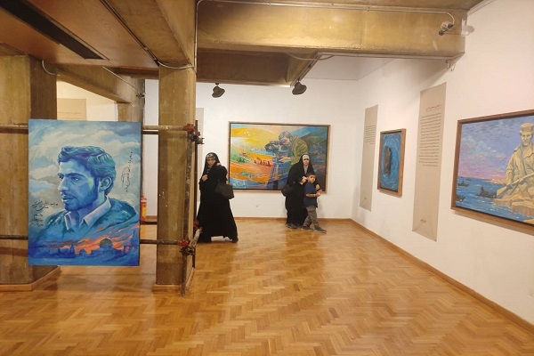 نمایشگاه «بسیجی» تاریخ و ارزش‌های انسانی را بازخوانی کرد