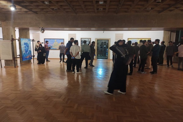 نمایشگاه «بسیجی» تاریخ و ارزش‌های انسانی را بازخوانی کرد