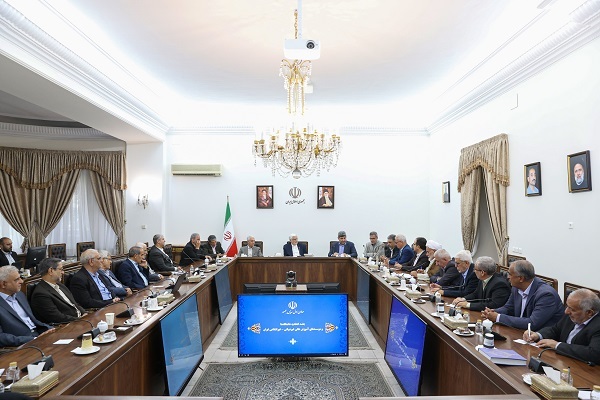 عارف در نشستی با اتحادیه دانشگاه‌ها و مؤسسه‌های آموزش عالی غیردولتی