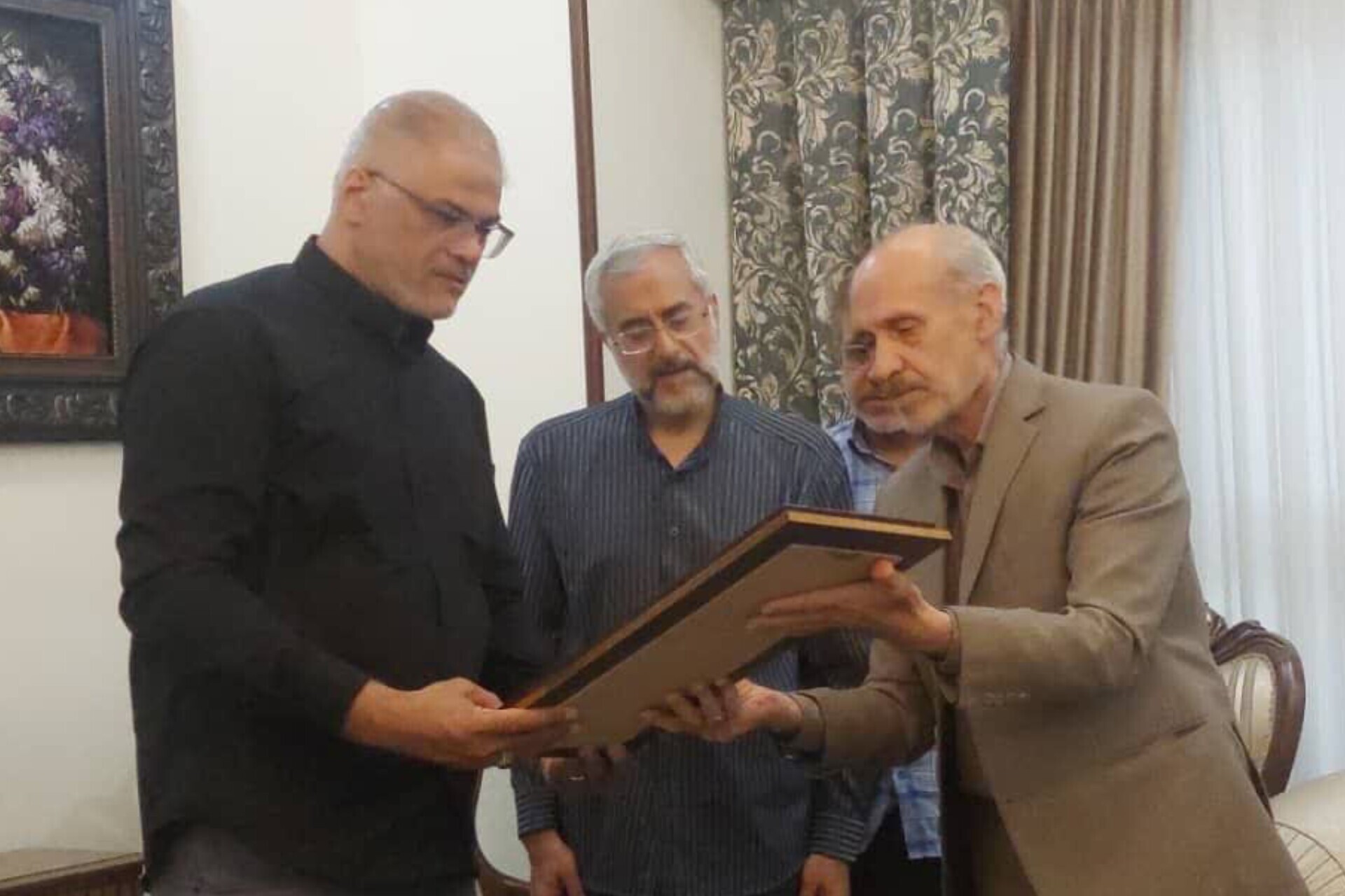 خانواده شهید علیرضا وفایی خانواده شهید علیرضا وفایی