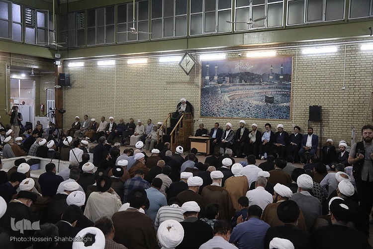 ارسال/ مراسم ترحیم همسر آیت‌الله العظمی سیستانی در قم برگزار شد