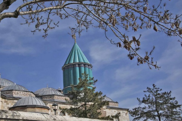 در حال تکمیل /نی‌نامه و دعوت انسان معاصر به عالمی دیگر