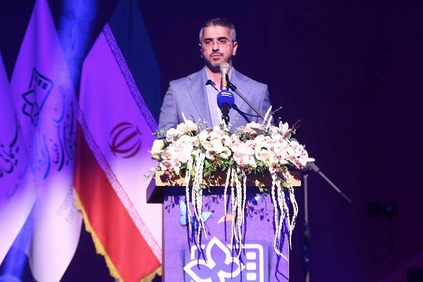 افتتاحیه باشکوه ۲۵۰۰ نفری جشنواره فیلمهای کودکان و نوجوانان در اصفهان/ تجلی رویاهای کودکان بر پرده سینما افتتاحیه باشکوه ۲۵۰۰ نفری جشنواره فیلمهای کودکان و نوجوانان در اصفهان/ تجلی رویاهای کودکان بر پرده سینما