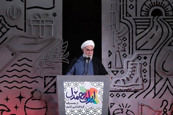 نقش رهبر انقلاب در امتداد نقش علمای شیعه و اسلام است نقش رهبر انقلاب در امتداد نقش علمای شیعه و اسلام است