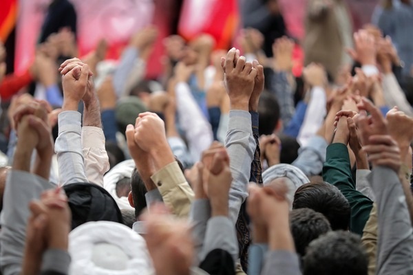 نقش رهبر انقلاب در امتداد نقش علمای شیعه و اسلام است نقش رهبر انقلاب در امتداد نقش علمای شیعه و اسلام است