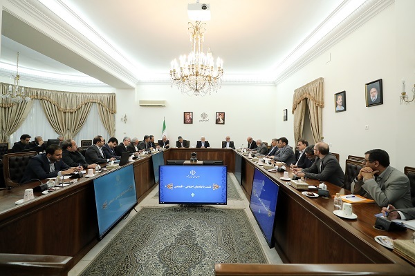 عارف در نشستی با نهادهای اجتماعی ـ اقتصادی