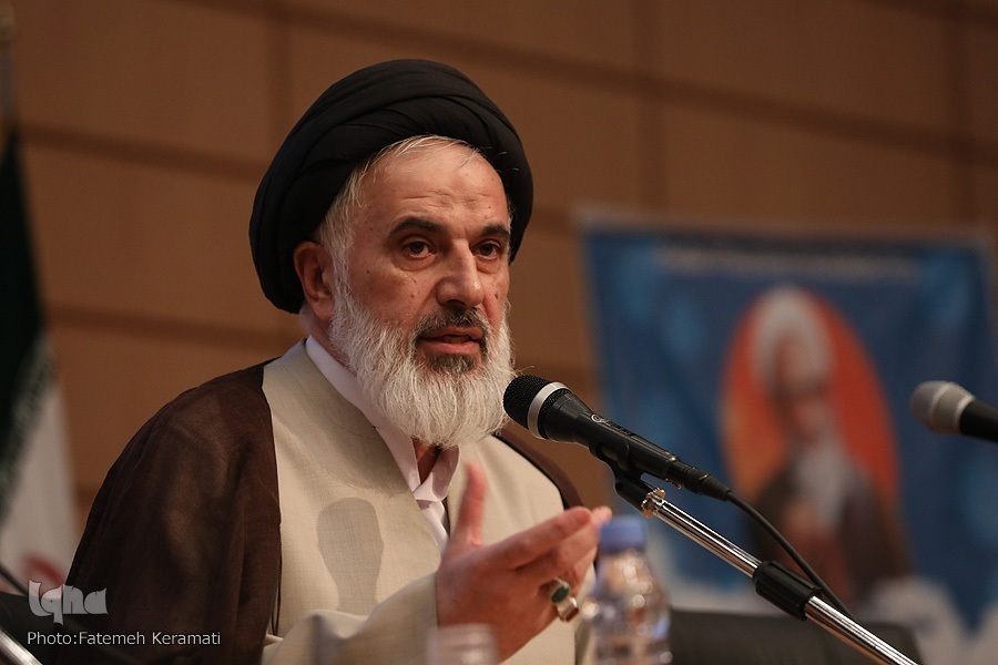 فقه بدون سلوک، جامعه را به مدینه نفاق می‌کشاند