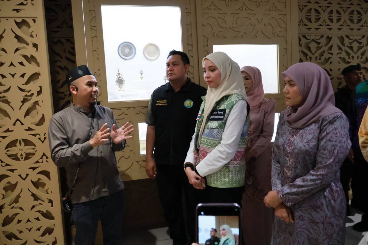 بازدید وزیر فرهنگ تایلند از موزه جدید میراث اسلامی ناراتیوات بازدید وزیر فرهنگ تایلند از موزه جدید میراث اسلامی ناراتیوات