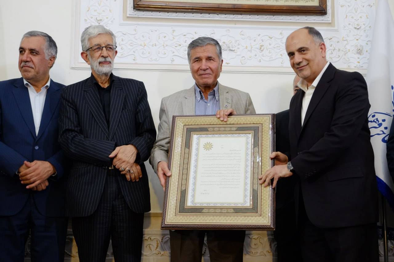 از پژوهش در سایه حکیم فردوسی تا ترجمه تفسیرگونه قرآن