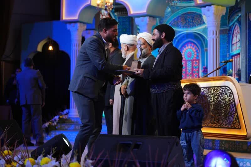 اسامی برترین مؤذنان، دعاخوانان و گروههای همخوانی سال 1404 اعلام شد اسامی برترین مؤذنان، دعاخوانان و گروههای همخوانی سال 1404 اعلام شد