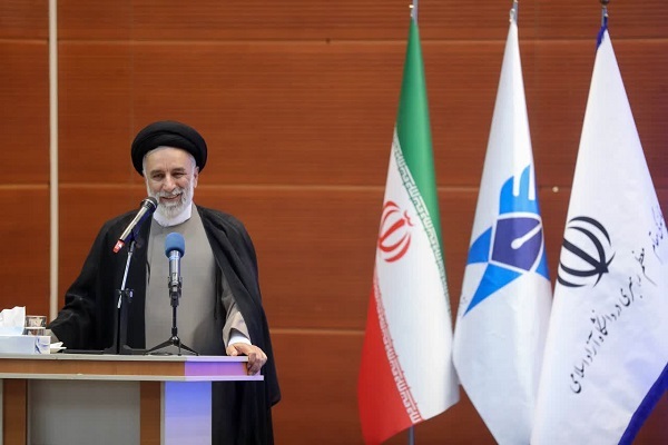 اعطای تسهیلات ۴۰۰ میلیون ریالی برای زائران عمره مفرده دانشگاه آزاد اسلامی اعطای تسهیلات ۴۰۰ میلیون ریالی برای زائران عمره مفرده دانشگاه آزاد اسلامی