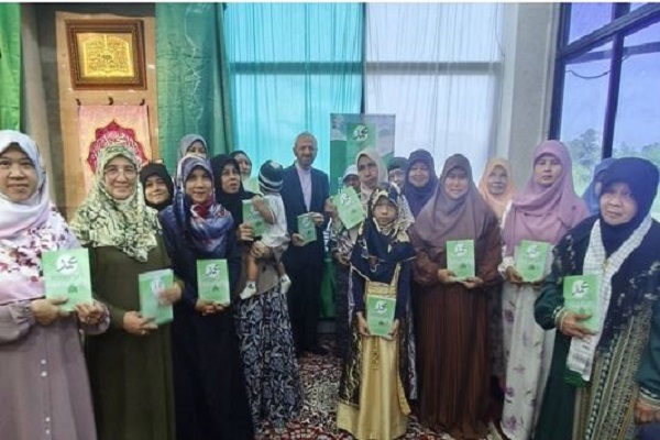 رونمایی کتاب «درسهایی از پیامبر اعظم(ص)» به زبان تایلندی رونمایی کتاب «درسهایی از پیامبر اعظم(ص)» به زبان تایلندی