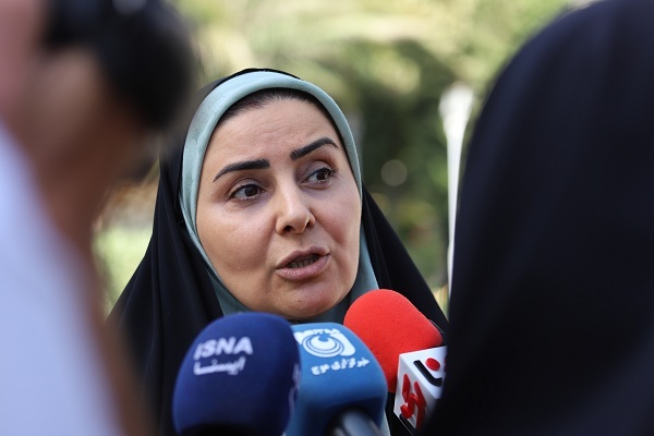 فرزانه صادق فرزانه صادق