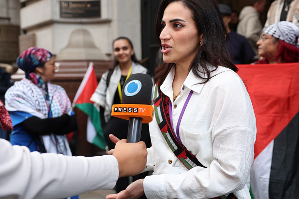 دستگیری پزشک حامی فلسطین در بریتانیا / اماده