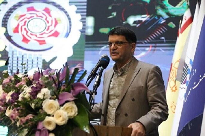 نیازمند پایداری صنعتگران در مسیر تولید هستیم