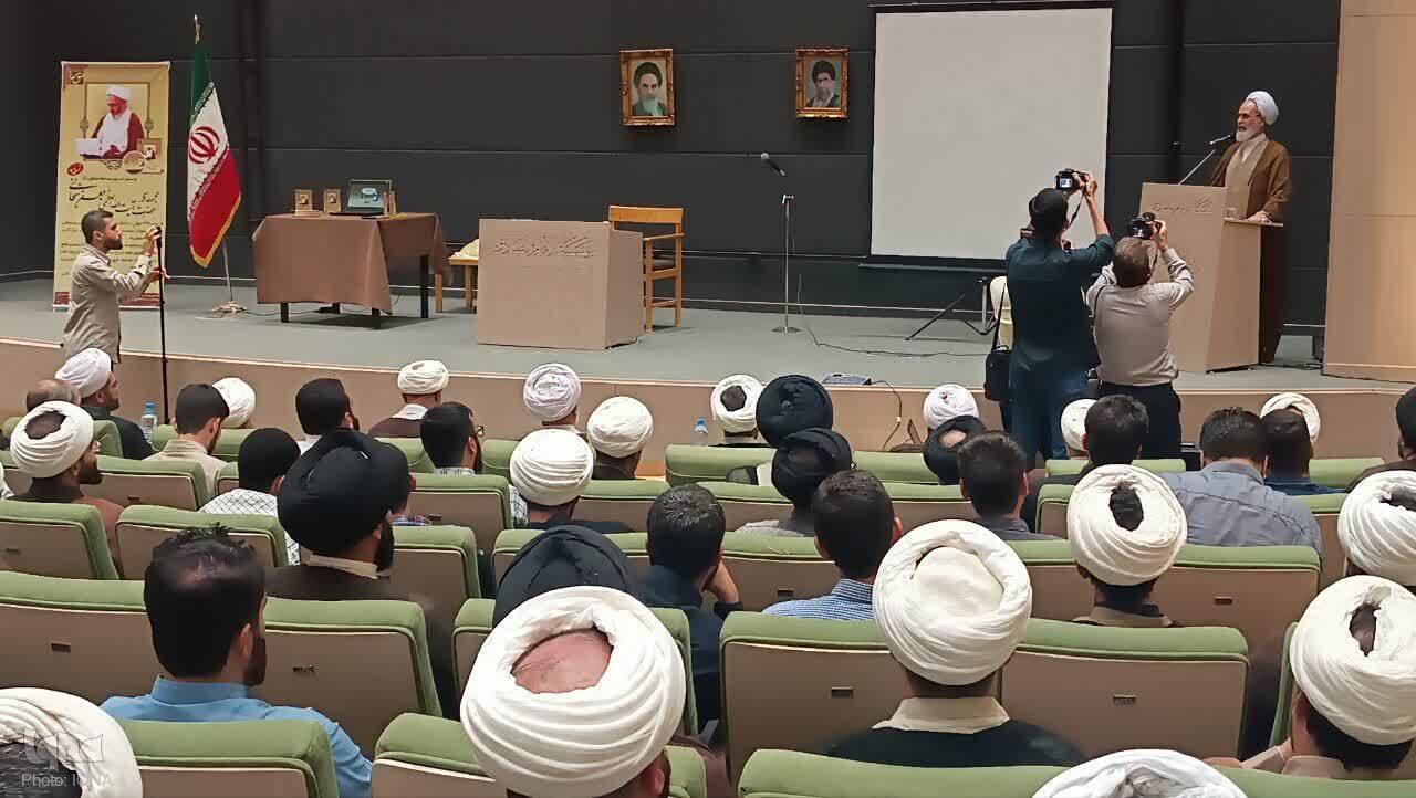 رویکرد کلامی در علوم انسانی ـ اسلامی اجرا شود