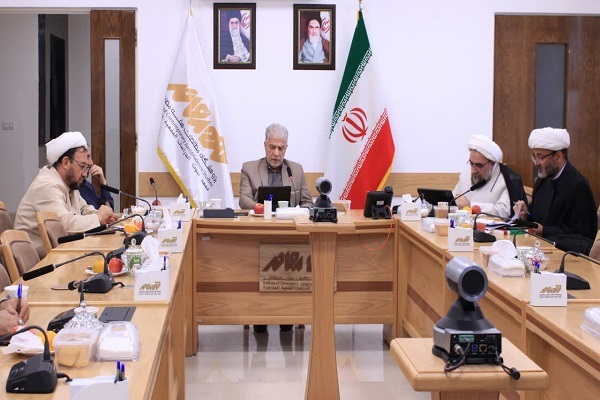 ارسال/ تولید بمب اتم برای ایران از نان شب واجب‌تر است