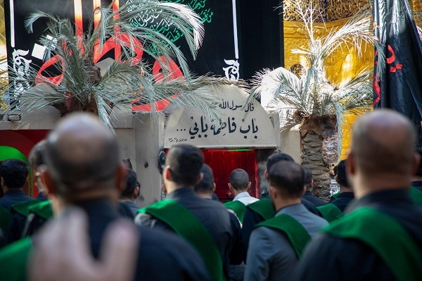 برگزاری مراسم عبادی خادمان آستان مقدس عباسی به مناسبت شهادت حضرت زهرا (س) + عکس