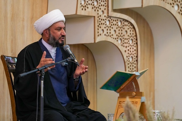 میزبانی از هیات قرآنی لبنانی در حرم مطهر امامین عسکریین + عکس