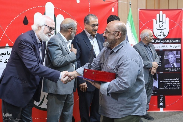 ارسالی//// سیدالشهدا(ع) را شمشیرهای محدود و قلمهای متعدد شهید کردند ارسالی//// سیدالشهدا(ع) را شمشیرهای محدود و قلمهای متعدد شهید کردند