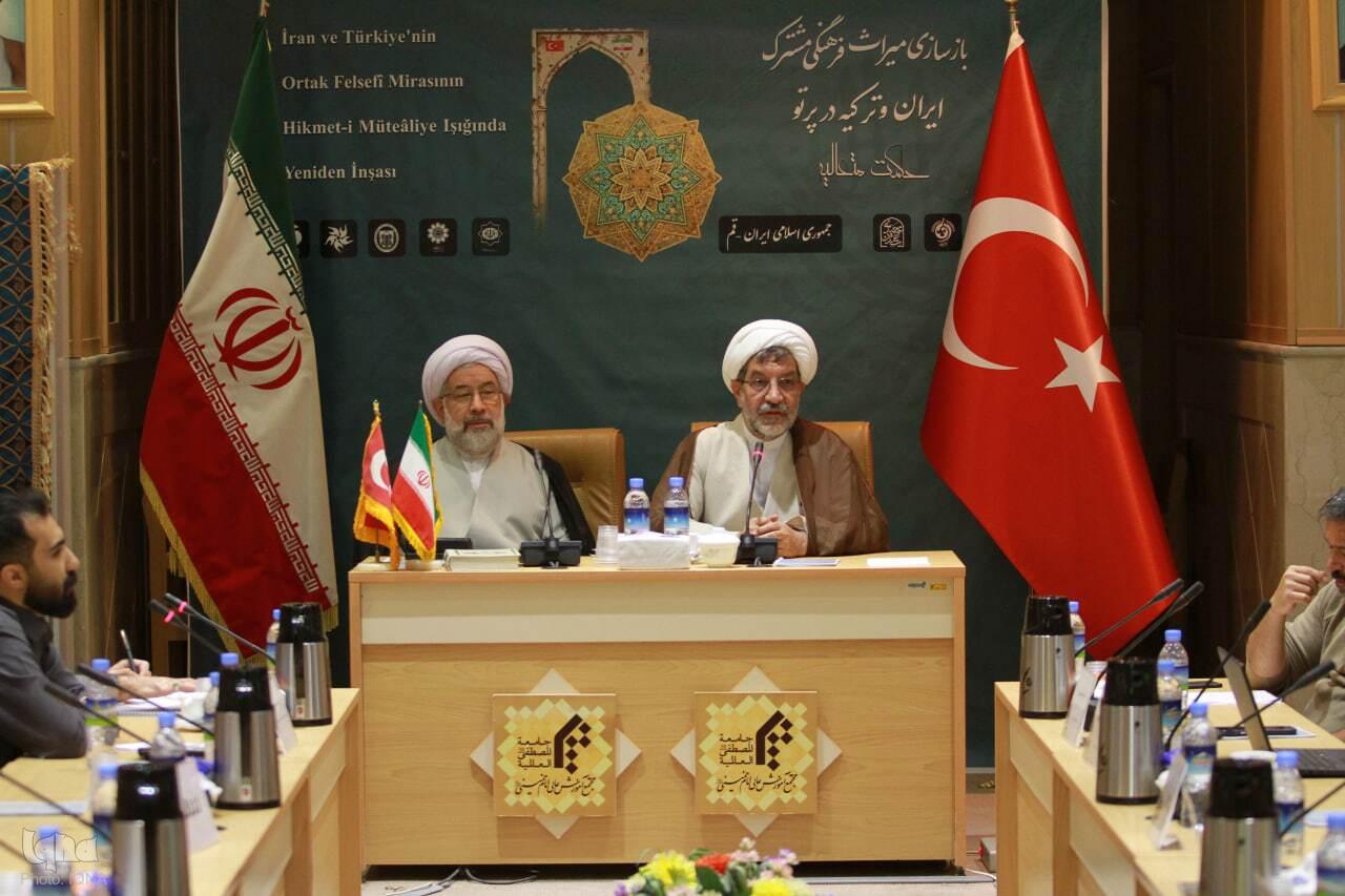 ارسالی/ترجمه «اسفار اربعه» به ترکی، نویدبخش نقش محوری جدید ایران و ترکیه در احیای تمدن نوین اسلامی است ارسالی/ترجمه «اسفار اربعه» به ترکی، نویدبخش نقش محوری جدید ایران و ترکیه در احیای تمدن نوین اسلامی است