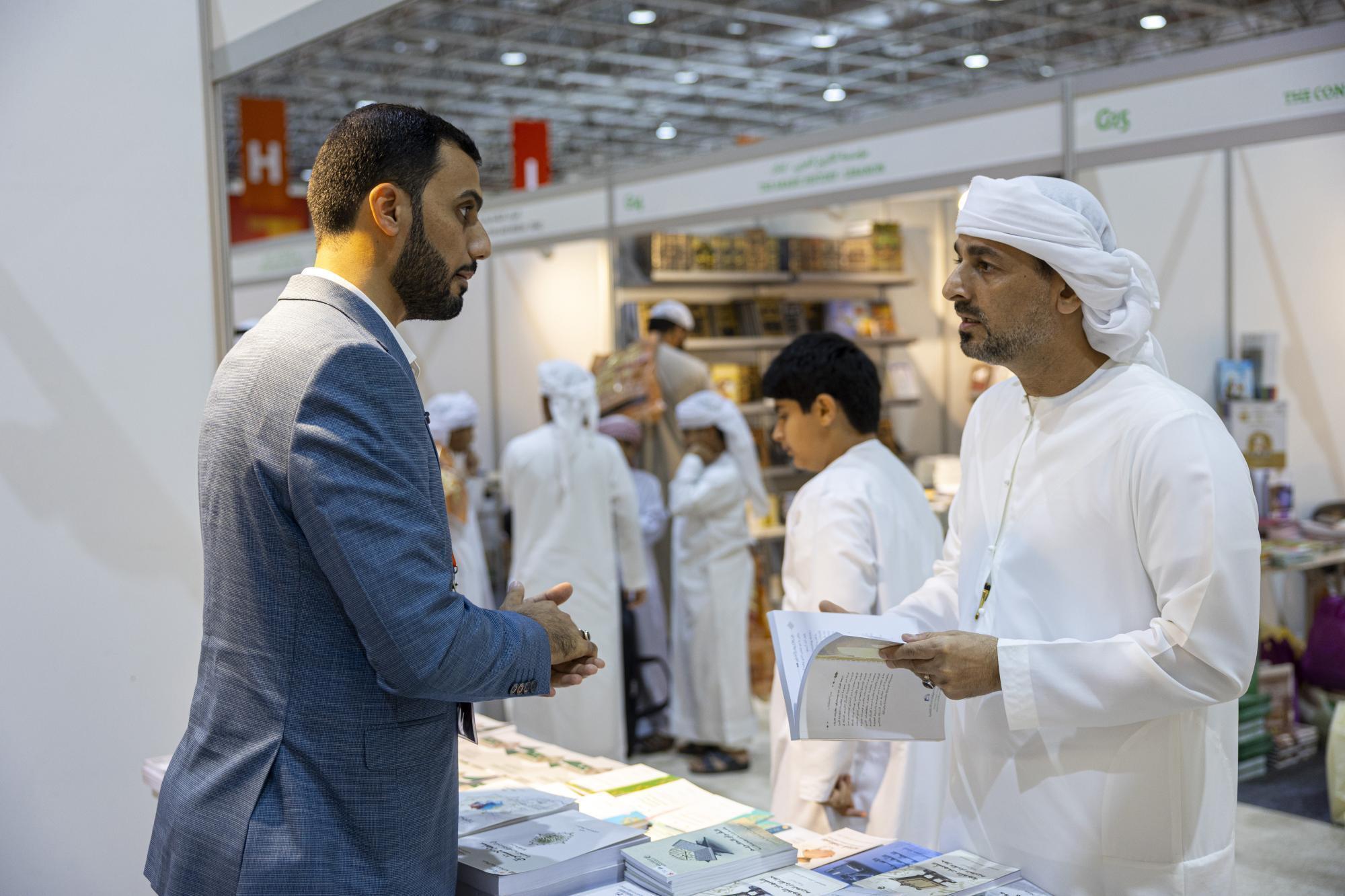 عرضه آثار قرآنی آستان مقدس عباسی در نمایشگاه بینالمللی کتاب شارجه عرضه آثار قرآنی آستان مقدس عباسی در نمایشگاه بینالمللی کتاب شارجه