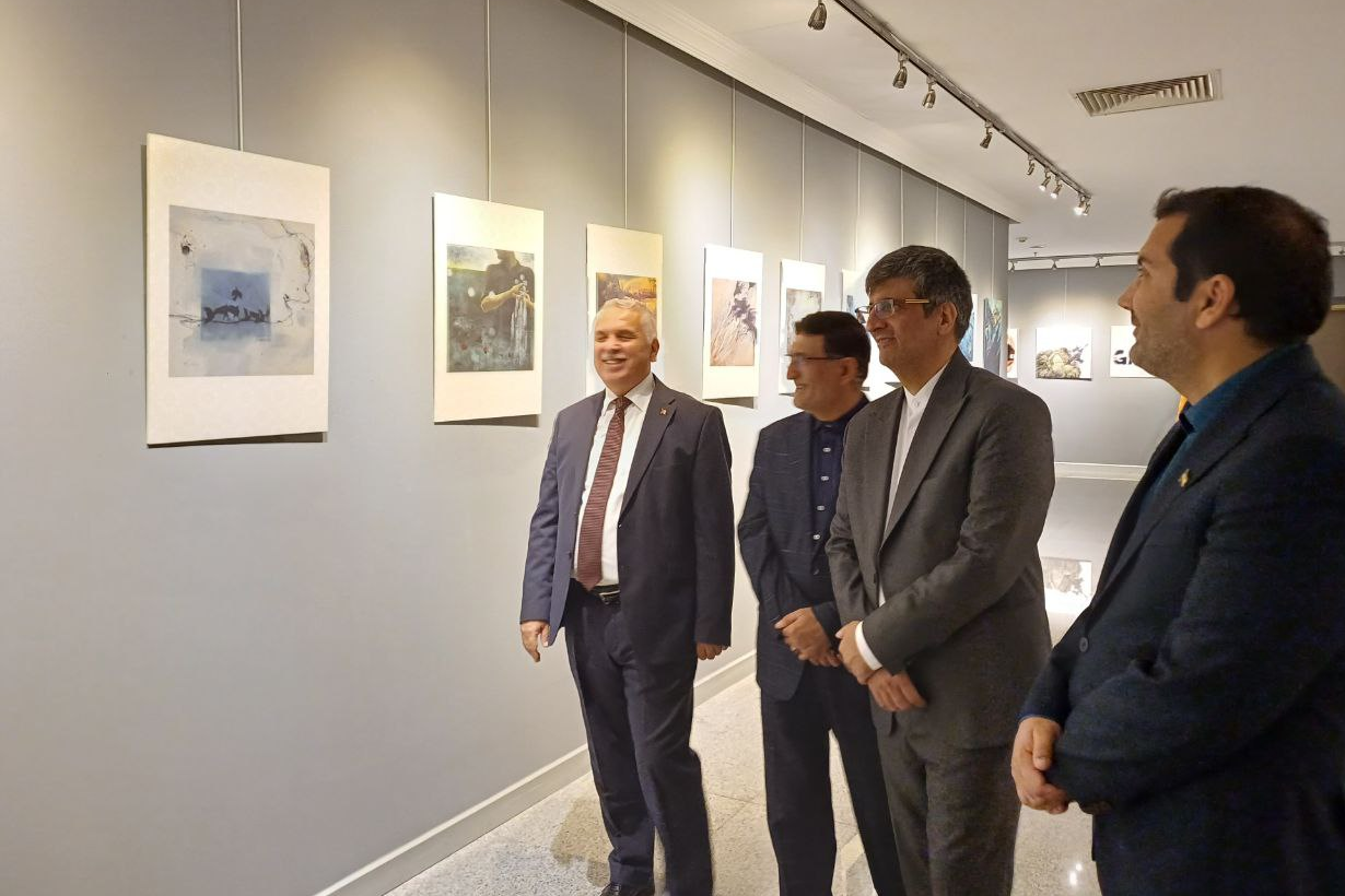 نمایشگاه «خانواده، مقاومت و عرفان» در ترکیه افتتاح شد نمایشگاه «خانواده، مقاومت و عرفان» در ترکیه افتتاح شد