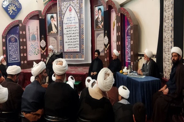 وضعیت فرهنگی از بدحجابی به برهنگی رسیده است/ ابراز تأسف درباره پخش آهنگ در مراسم ترحیم وضعیت فرهنگی از بدحجابی به برهنگی رسیده است/ ابراز تأسف درباره پخش آهنگ در مراسم ترحیم