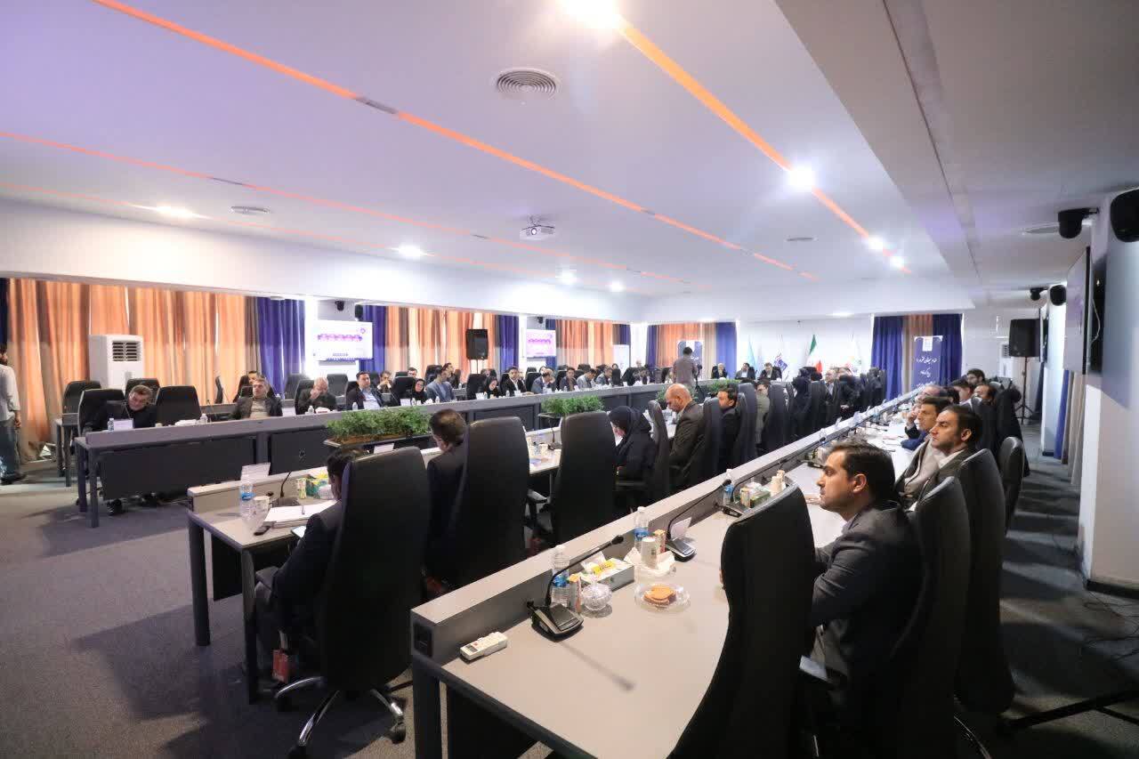 خانم آرام/ خانم آرام/