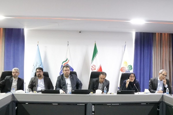 خانم آرام/ خانم آرام/