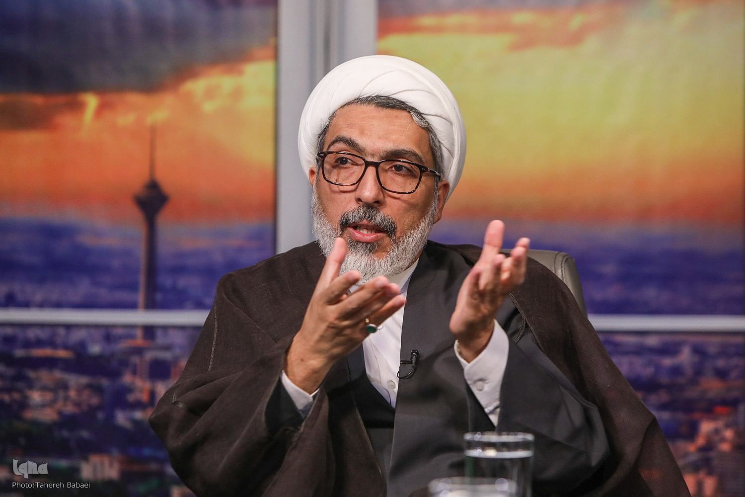 عطر فضائل فاطمی؛ یاد علامه طباطبایی، علامه جعفری، حکمت و فلسفه عطر فضائل فاطمی؛ یاد علامه طباطبایی، علامه جعفری، حکمت و فلسفه