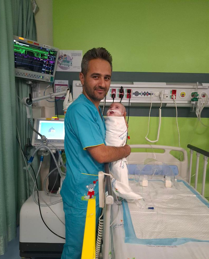 دل؛ رمز ماندگاری پرستاران ایران با حقوق کم و کار زیاد