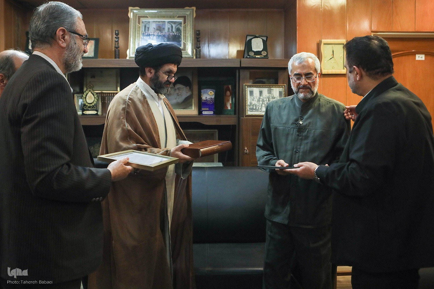 تجلیل وزیر آموزش و پرورش از سیدمهدی سیف مؤلف کتب قرآنی