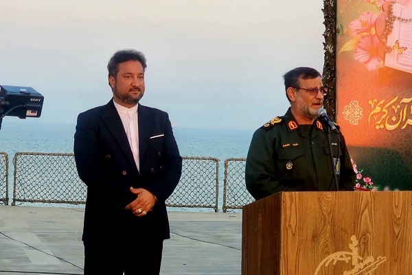 محفل کرسی تلاوت رحمة‌للعالمین بر ناو جنگی شهیدحججی برگزار شد