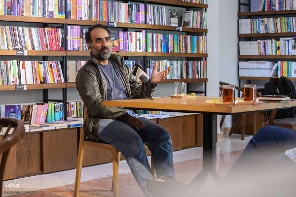 هنوز آماده نیست//// از ممنوعیت ملاقات تا تشریح پزشک معالج رضا امیرخانی